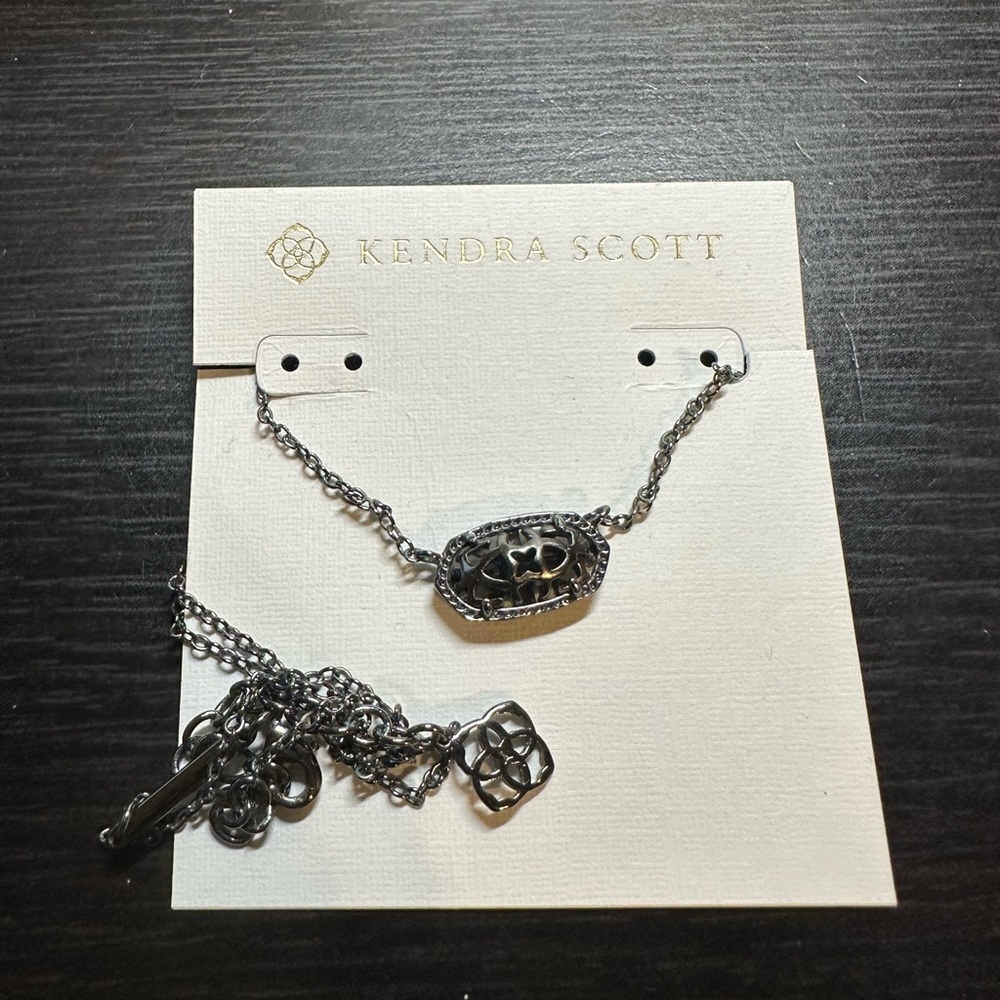 Excellent condition Kendra Scott Gunmetal Filigree Elisa Necklace